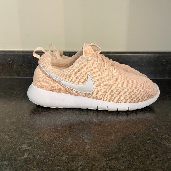 Nike Roshe One 'Salmon' - Size 5.5Y - Picture 2 of 8